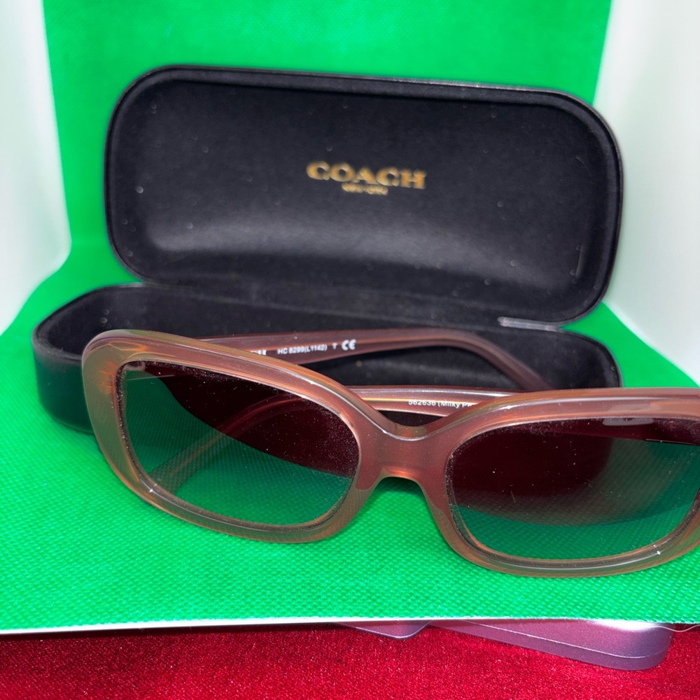 Coach Women's Rose-Tinted Sunglasses NWOT - Picture 4 of 4